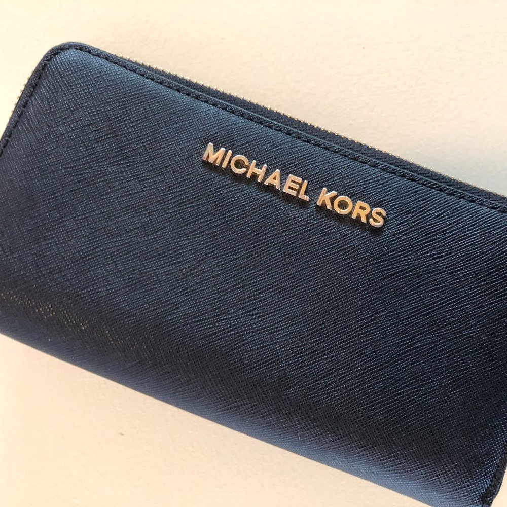 MIchael Kors Wristlet Wallet